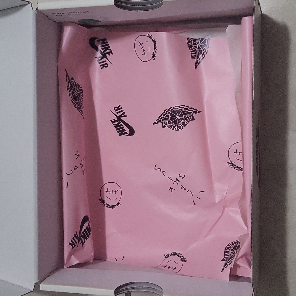 Empty shoe box - Picture 2 of 7